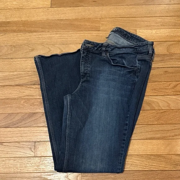 New York & Company Dark Wash Flare Jeans - Picture 1 of 10